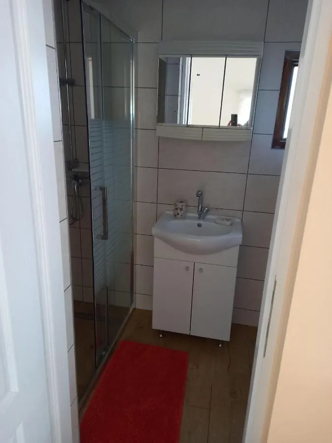 Studio Apartment In Ika With Balcony, Air Conditioning, Wifi, Washing Machine 5025-3 Croacia