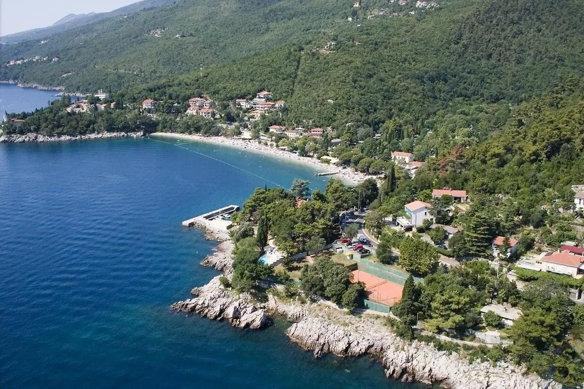 Studio Apartment In Ika With Balcony, Air Conditioning, Wifi, Washing Machine 5025-3