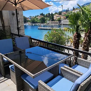  Apartment By The Sea