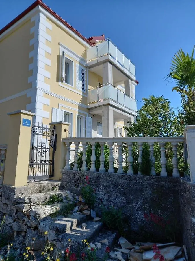 Studio Apartment In Ika With Balcony, Air Conditioning, Wifi, Washing Machine 5025-3 Croatia