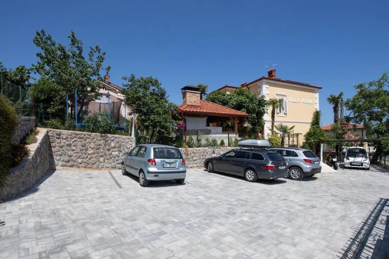 Studio Apartment In Ika With Balcony, Air Conditioning, Wifi, Washing Machine 5025-3 Croatia