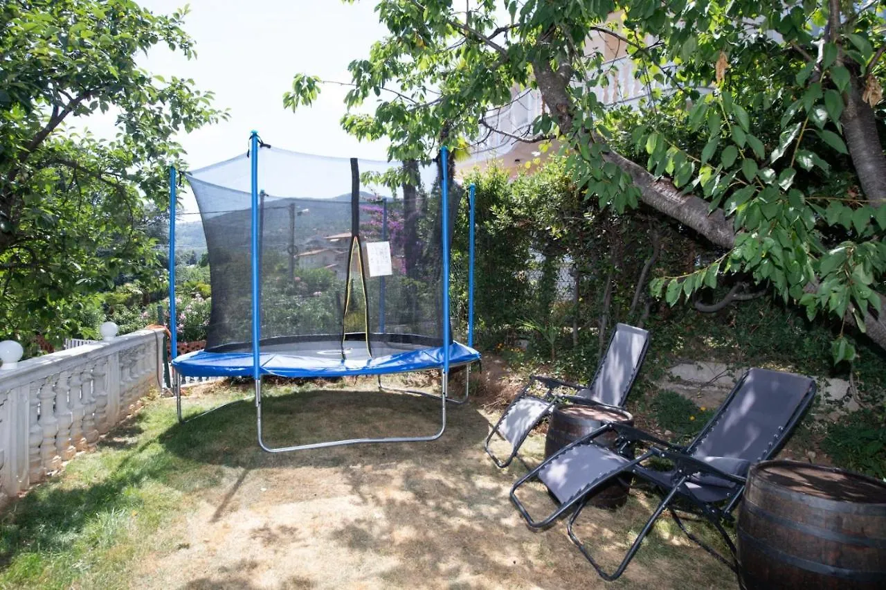 Studio Apartment In Ika With Balcony, Air Conditioning, Wifi, Washing Machine 5025-3
