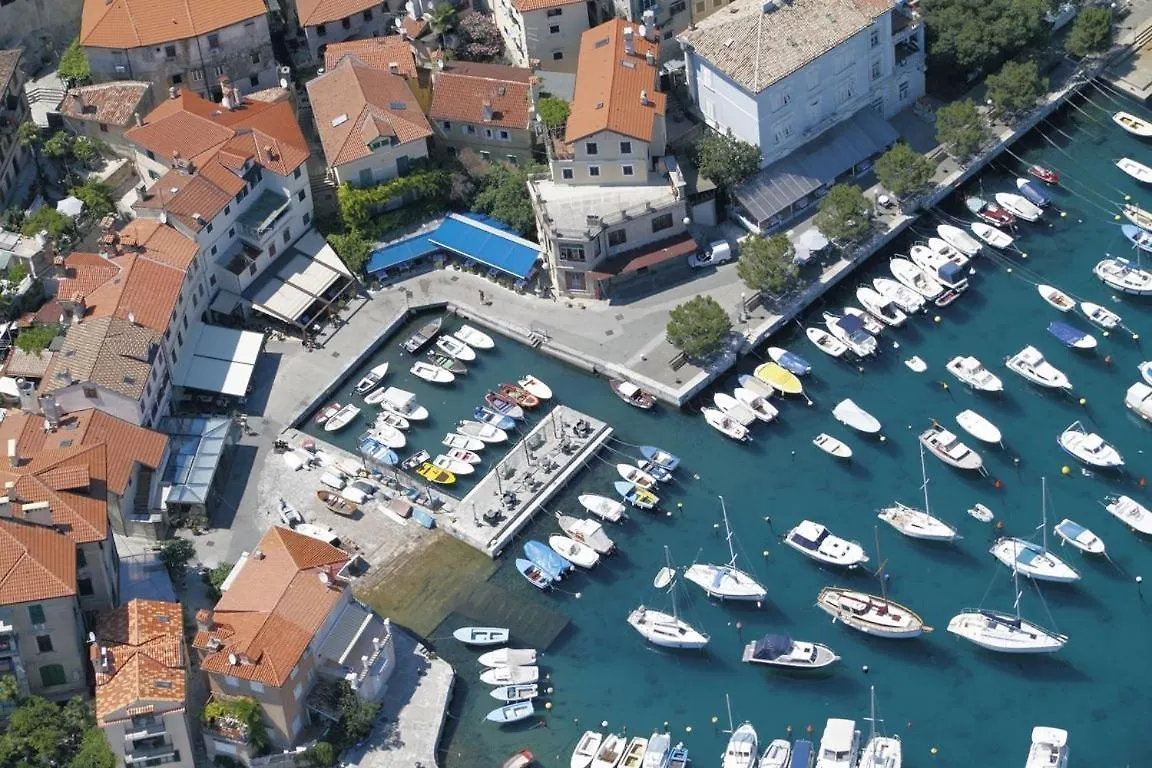 Studio Apartment In Ika With Balcony, Air Conditioning, Wifi, Washing Machine 5025-3 0*,